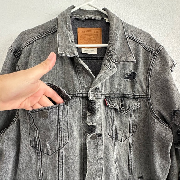 Levi's Premium Big E Ripped Distressed Trucker Jean Jacket Size: XXL‎ - Picture 5 of 16